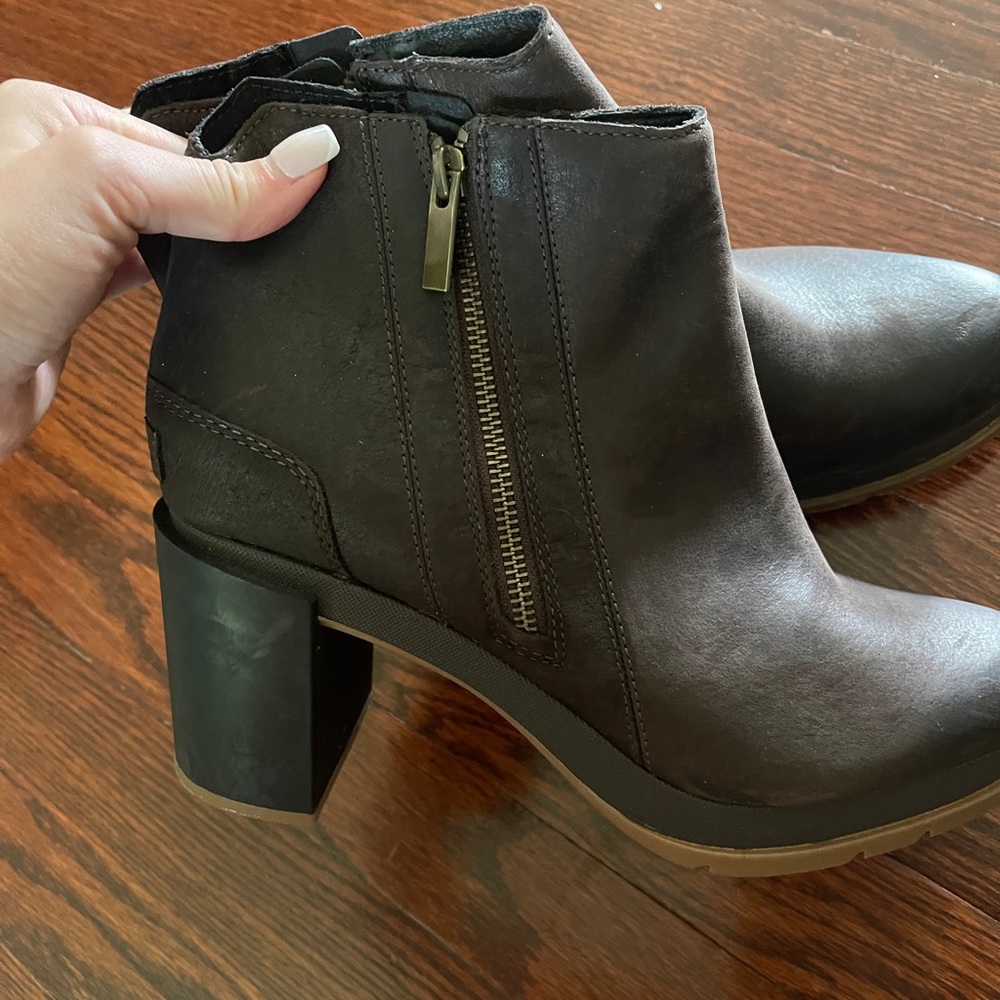 Sorel Brown Leather Booties - Picture 3 of 7